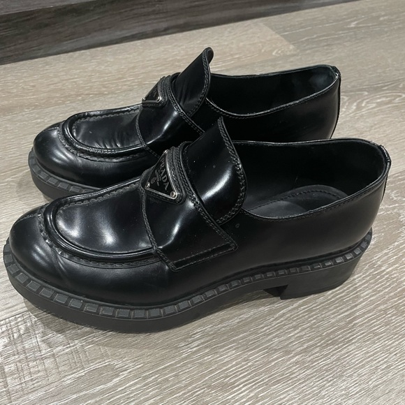 PRADA BRUSHED LEATHER LOAFERS / SIZE 5 / RETAIL $1200 - Picture 2 of 8